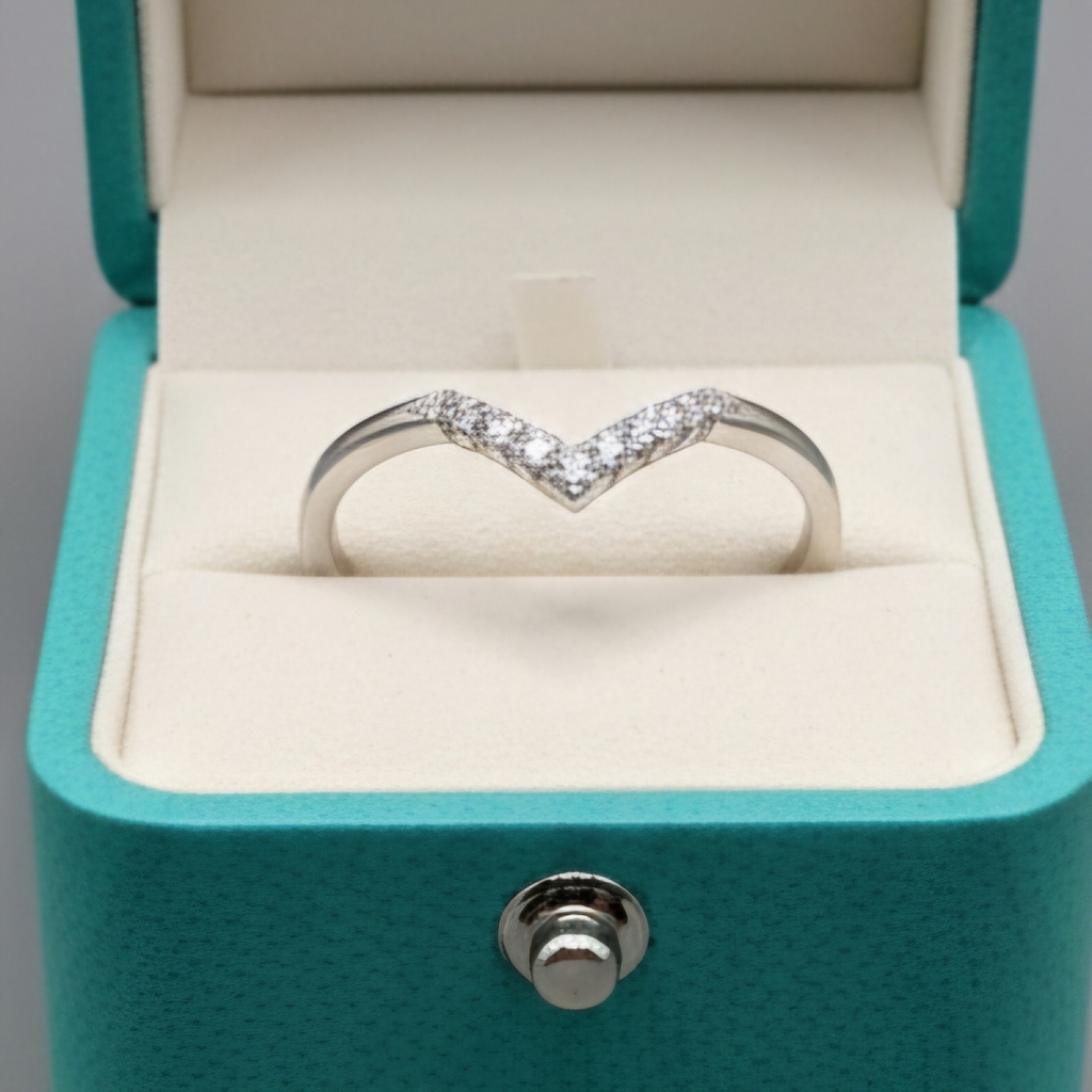 Moissanite Chevron V Ring Band